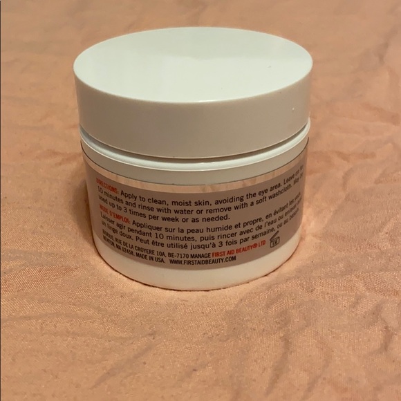 First Aid Beauty Bouncy Mask - Picture 4 of 6